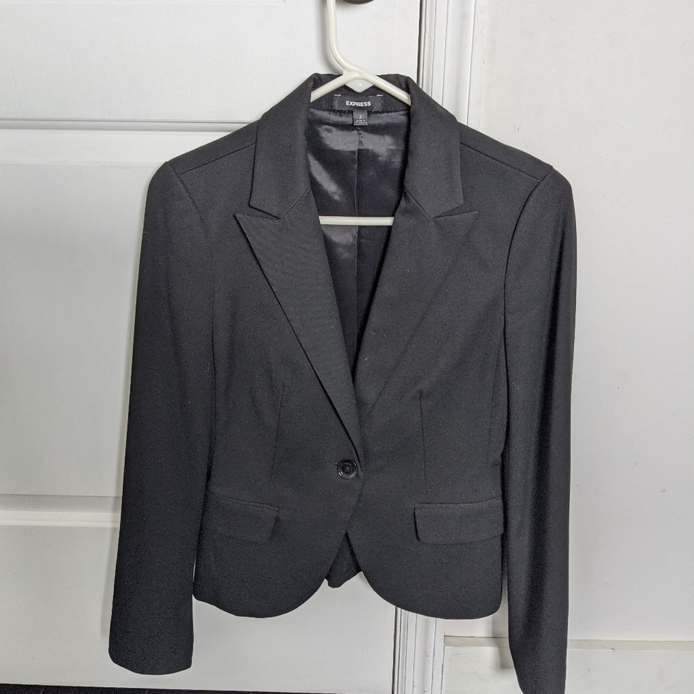 Express blazer and skirt suit - Picture 1 of 3
